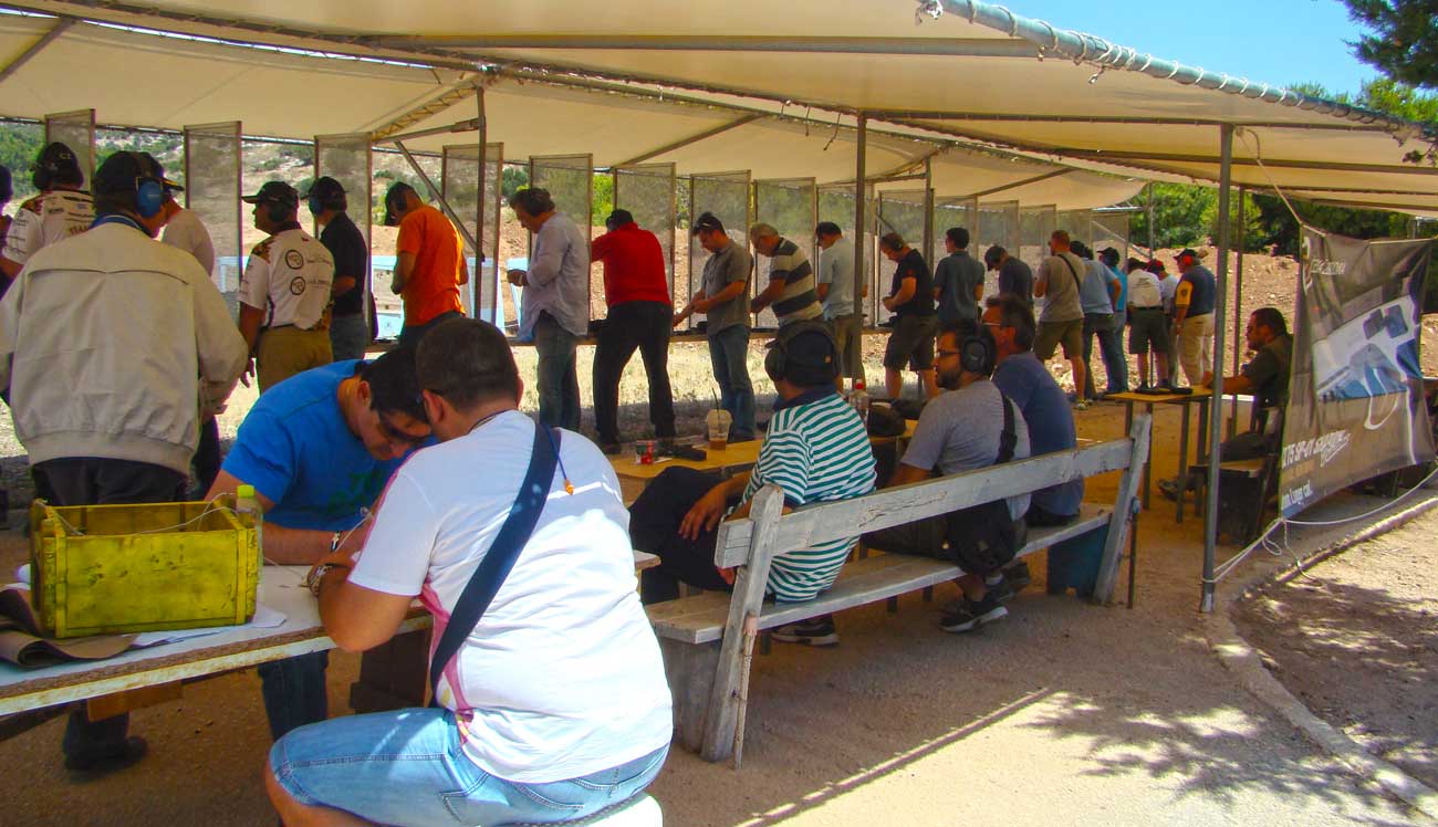 &Alpha;&gamma;ώ&nu;&epsilon;&sigmaf; &kappa;&alpha;&iota; &pi;&rho;&omicron;&pi;&omicron;&nu;ή&sigma;&epsilon;&iota;&sigmaf; &mu;&epsilon; &pi;&upsilon;&rho;&omicron;&beta;ό&lambda;&alpha; ό&pi;&lambda;&alpha; &sigma;&tau;&omicron; &sigma;&kappa;&omicron;&pi;&epsilon;&upsilon;&tau;ή&rho;&iota;&omicron; &Chi;&alpha;ϊ&delta;&alpha;&rho;ί&omicron;&upsilon;